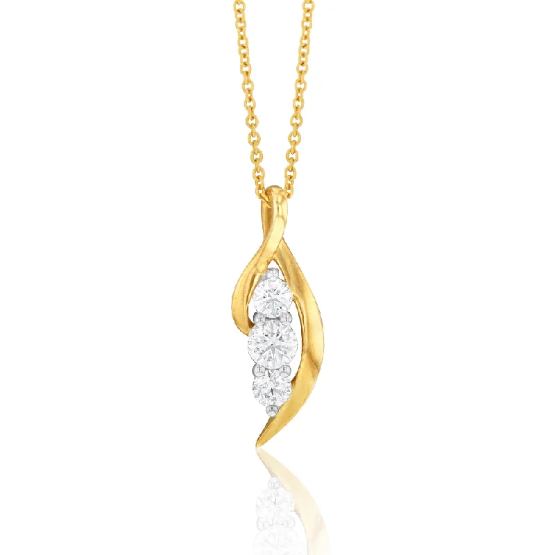 bold Cuban link bracelet men Flawless Cut 1/4 Carat Diamond Trilogy Pendant in 9ct Yellow Gold on 45cm Chain bold Cuban link bracelet men Flawless Cut 1/4 Carat Diamond Trilogy Pendant in 9ct Yellow Gold on 45cm Chain