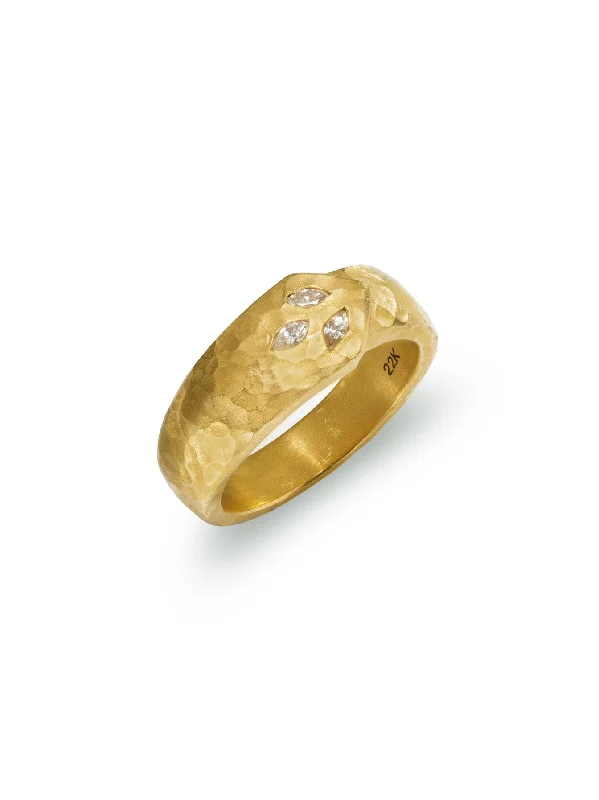 minimalist gemstone stud earrings Diamond Closed Garland Yellow Gold Ring