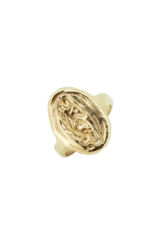 classic diamond solitaire necklace Femina Signet Solid Gold