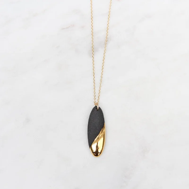 twisted rope gold chain Gold Dipped Long Oval Necklace - Black