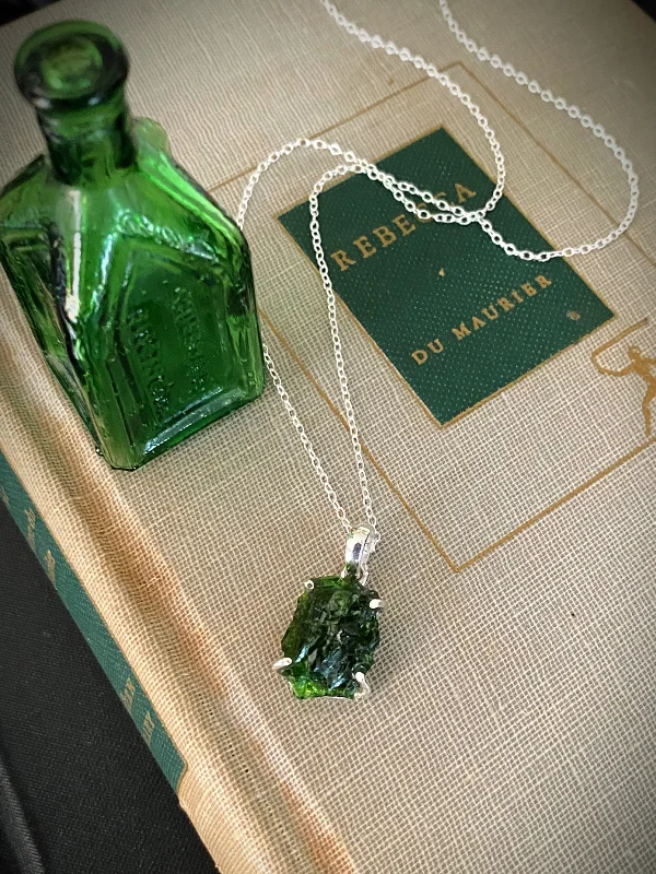 gold and diamond nose stud Rough Cut Chrome Diopside Necklace