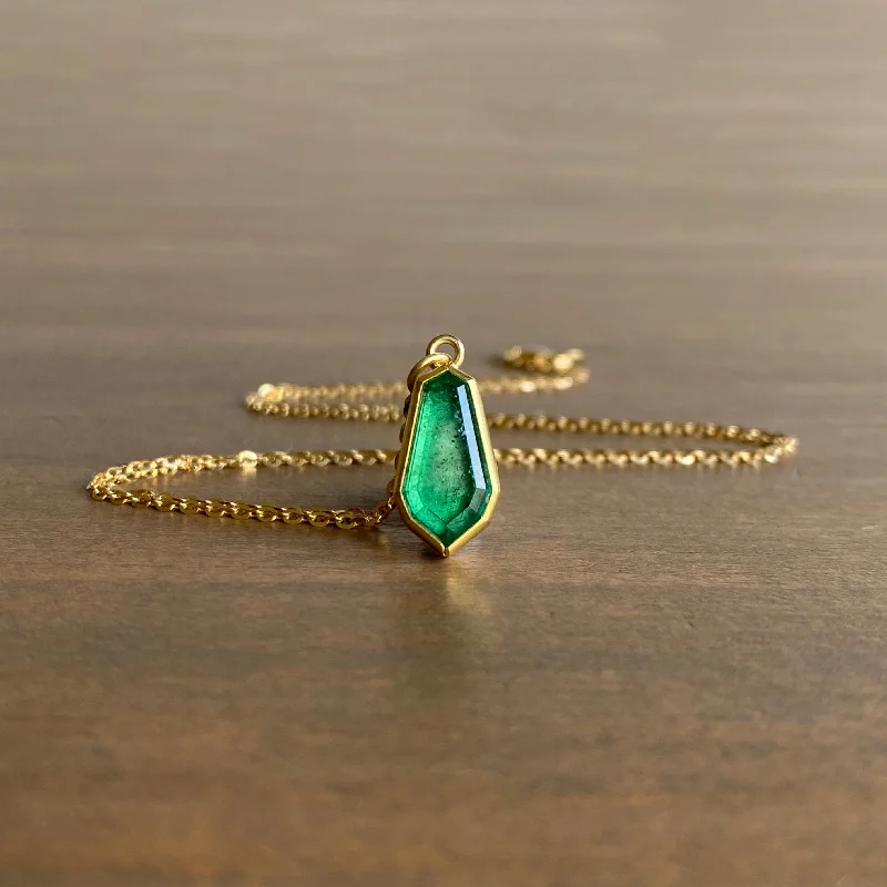 vintage-inspired pearl brooch Emerald Elongated Shield Pendant
