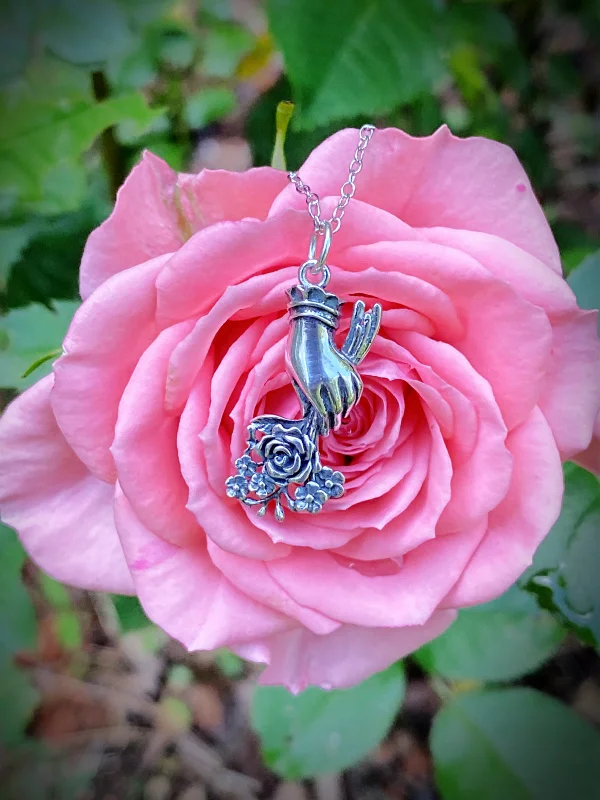 oval blue sapphire ring Victorian Hand & Flowers Necklace