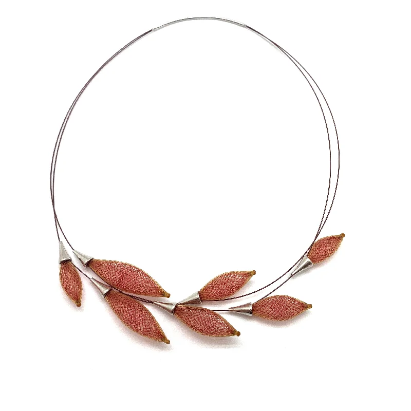 vintage-style floral brooch Layered Blossoms Necklace - Red