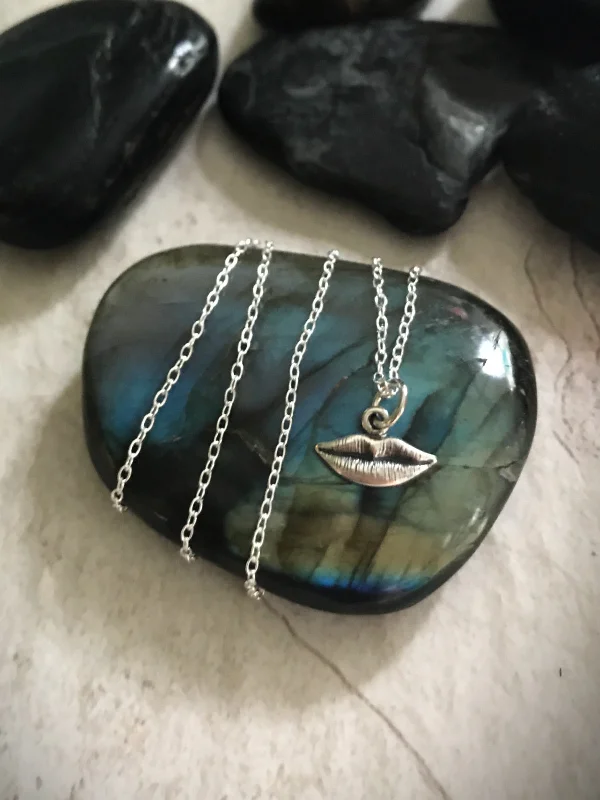 engraved pendant necklace Lips Charm Necklace